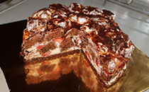 Начинки тортів: класичний шоколадний бісквіт, крем - сметанковий